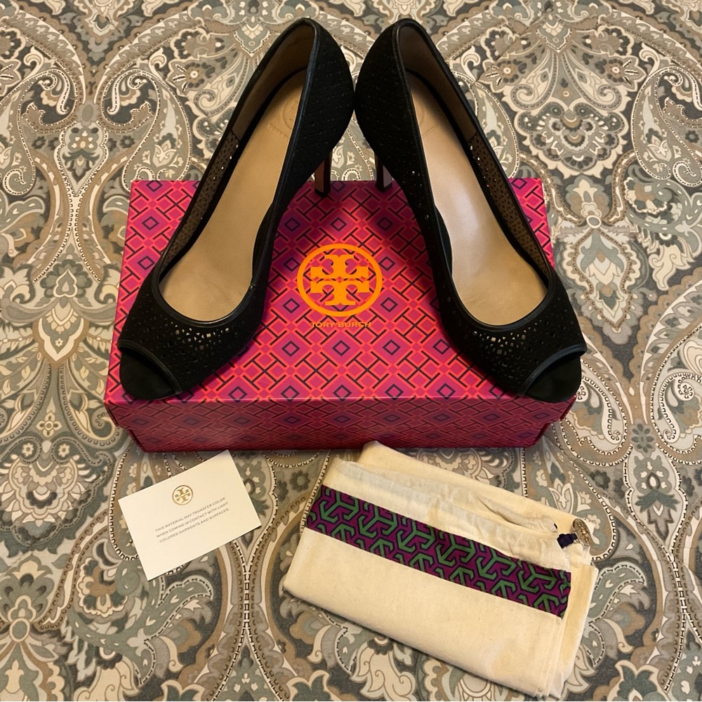 EUC Tory Burch Elinor Nutria Suede Black Pumps Sz 8 M